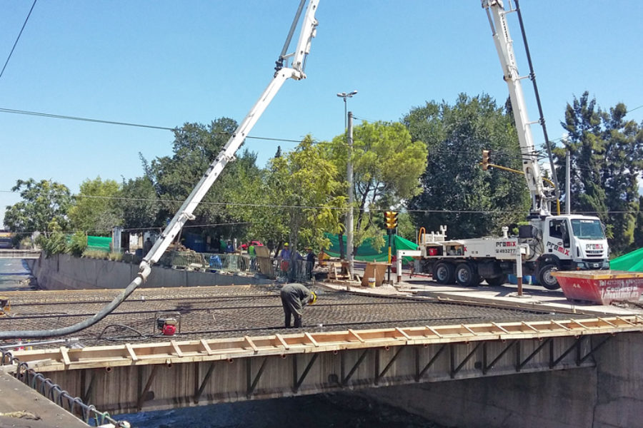 Reconstrucción puentes canal Cacique Guaymallén